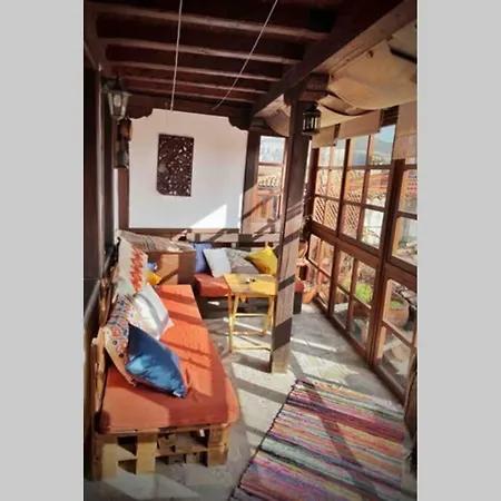 The Secret Lodge- New With Private Garage, Entire House Apartament