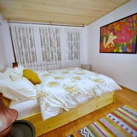 The Secret Lodge- New With Private Garage, Entire House *