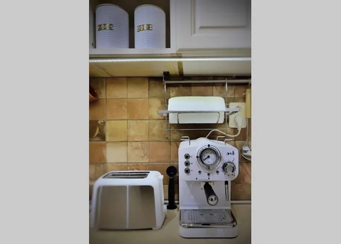 The Secret Lodge- New With Private Garage, Entire House Veliko Tarnovo