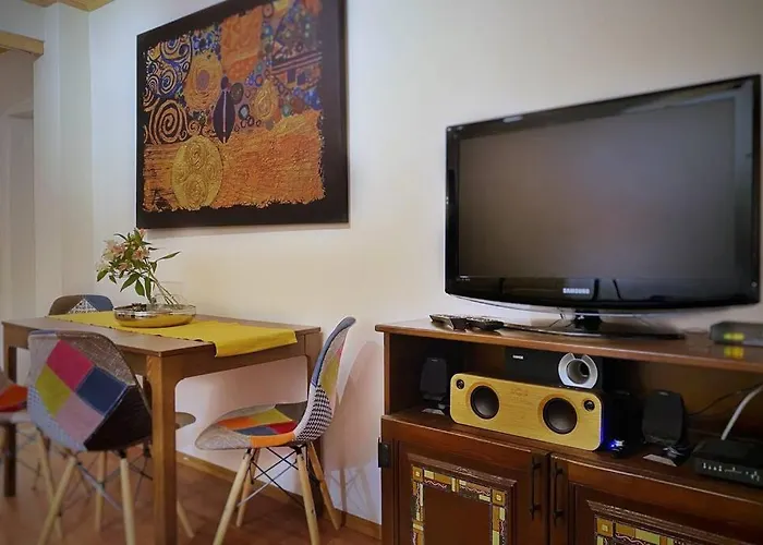 The Secret Lodge- New With Private Garage, Entire House